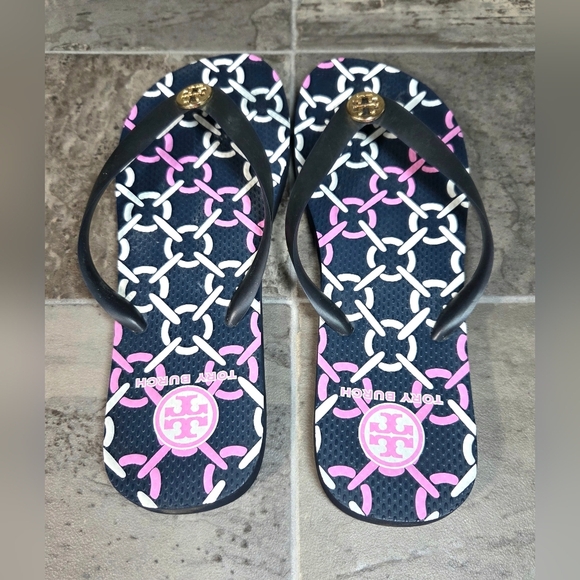 TORY BURCH SIGNATURE LOGO SANDALS. - Picture 4 of 9